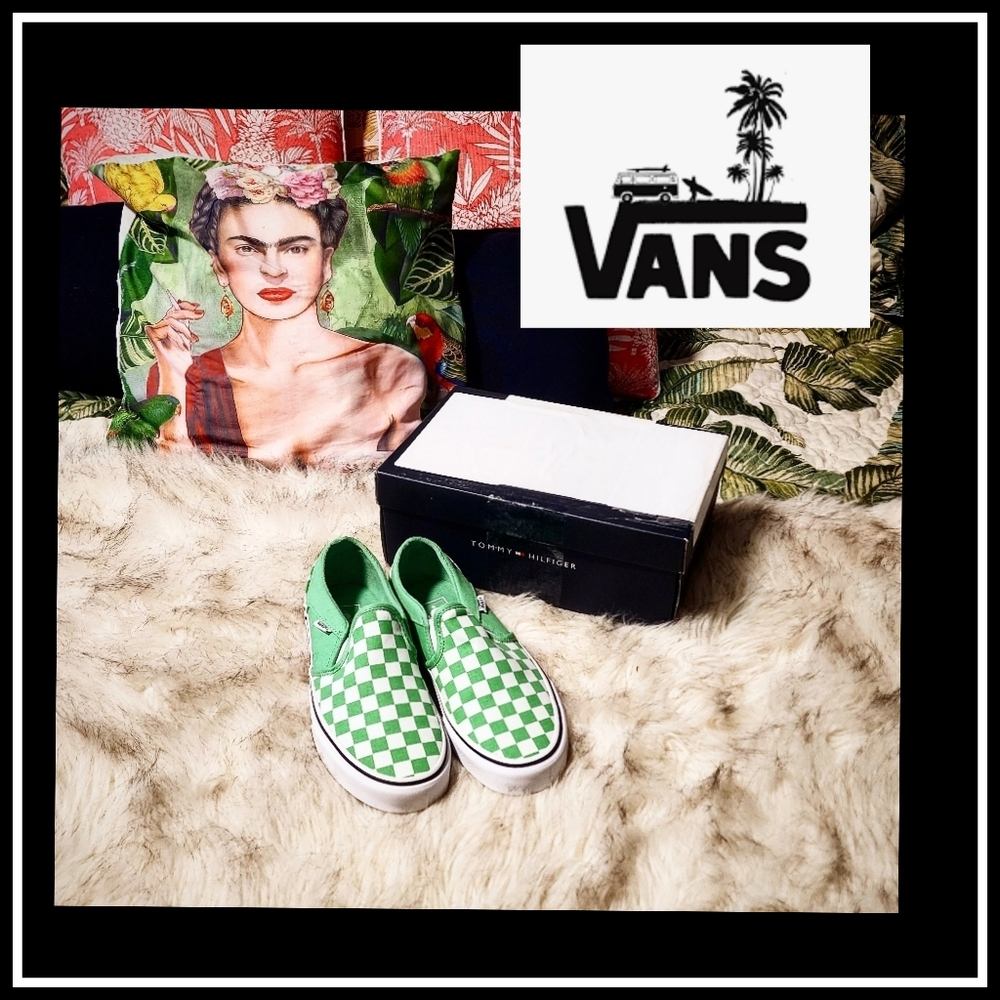 NWOT - VANS Asher Women's Slip On Shoes